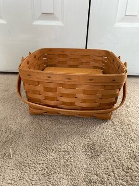 Longaberger 1996 Cake Basket Swing Double Handled with Riser